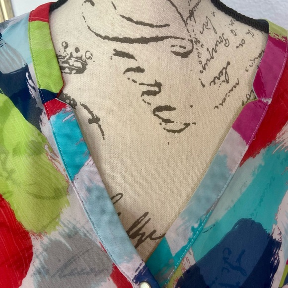 Liz Claiborne top size XL. Vibrant colors - Picture 2 of 3